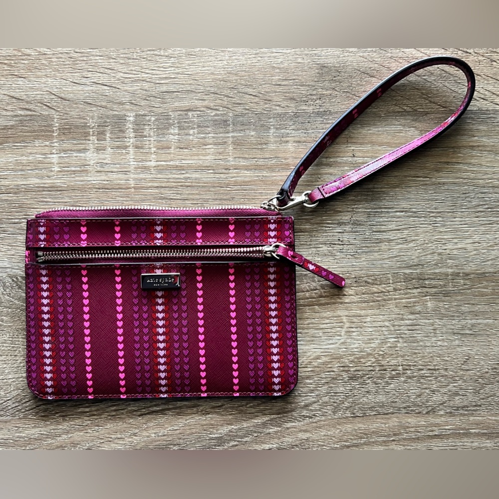 Kate Spade Shore Street Heart Stripe Wristlet